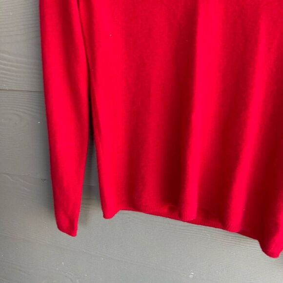 Charter Club red 100% cashmere v neck sweater - Picture 4 of 6